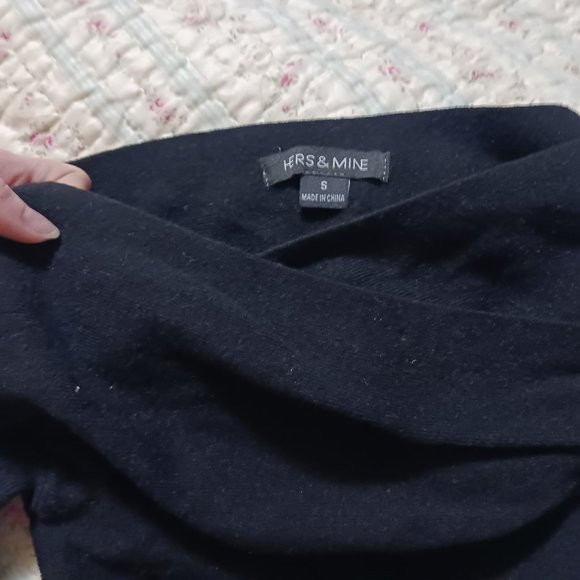 Black knit off shoulder sweater - Picture 2 of 4